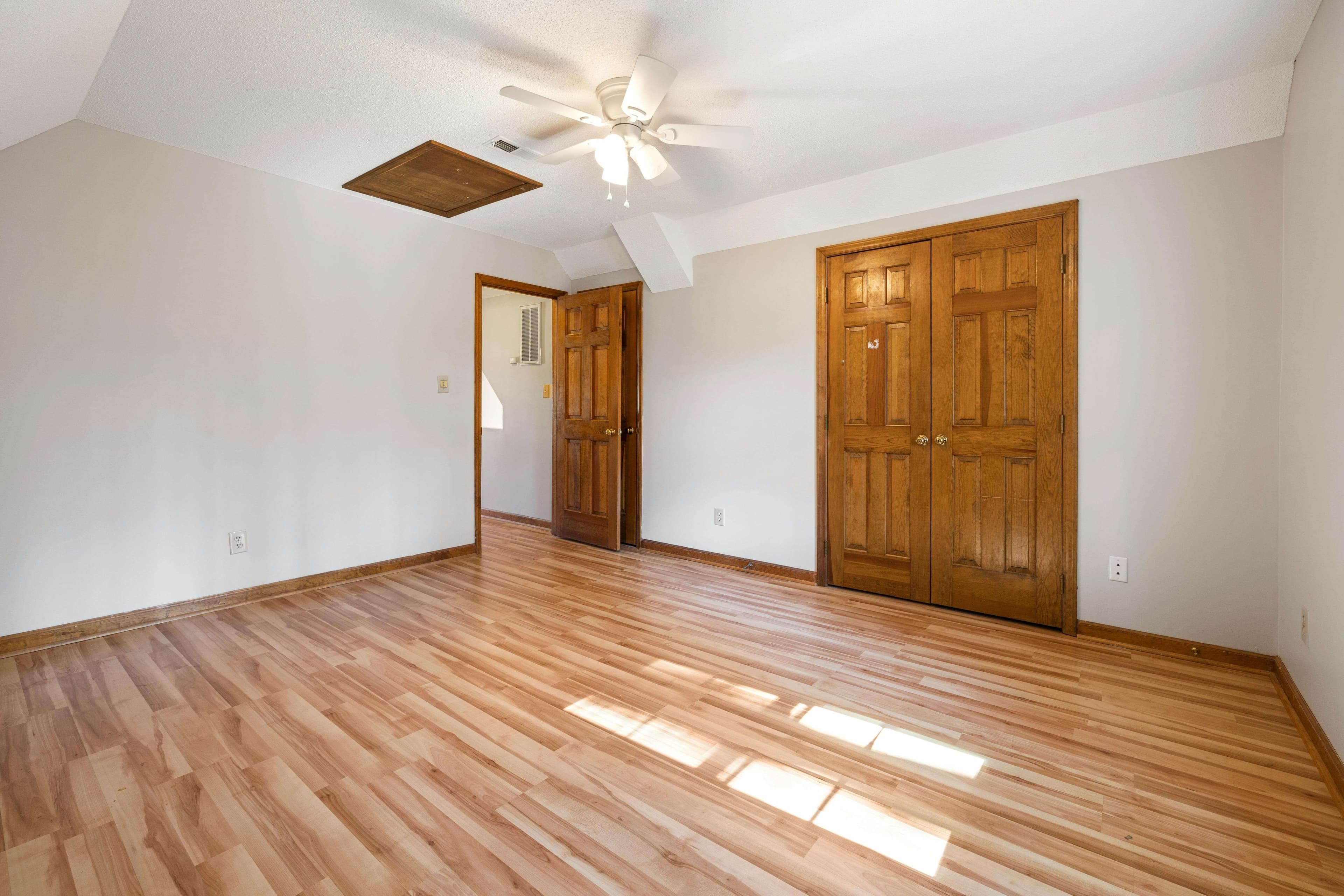 Empty room before staging